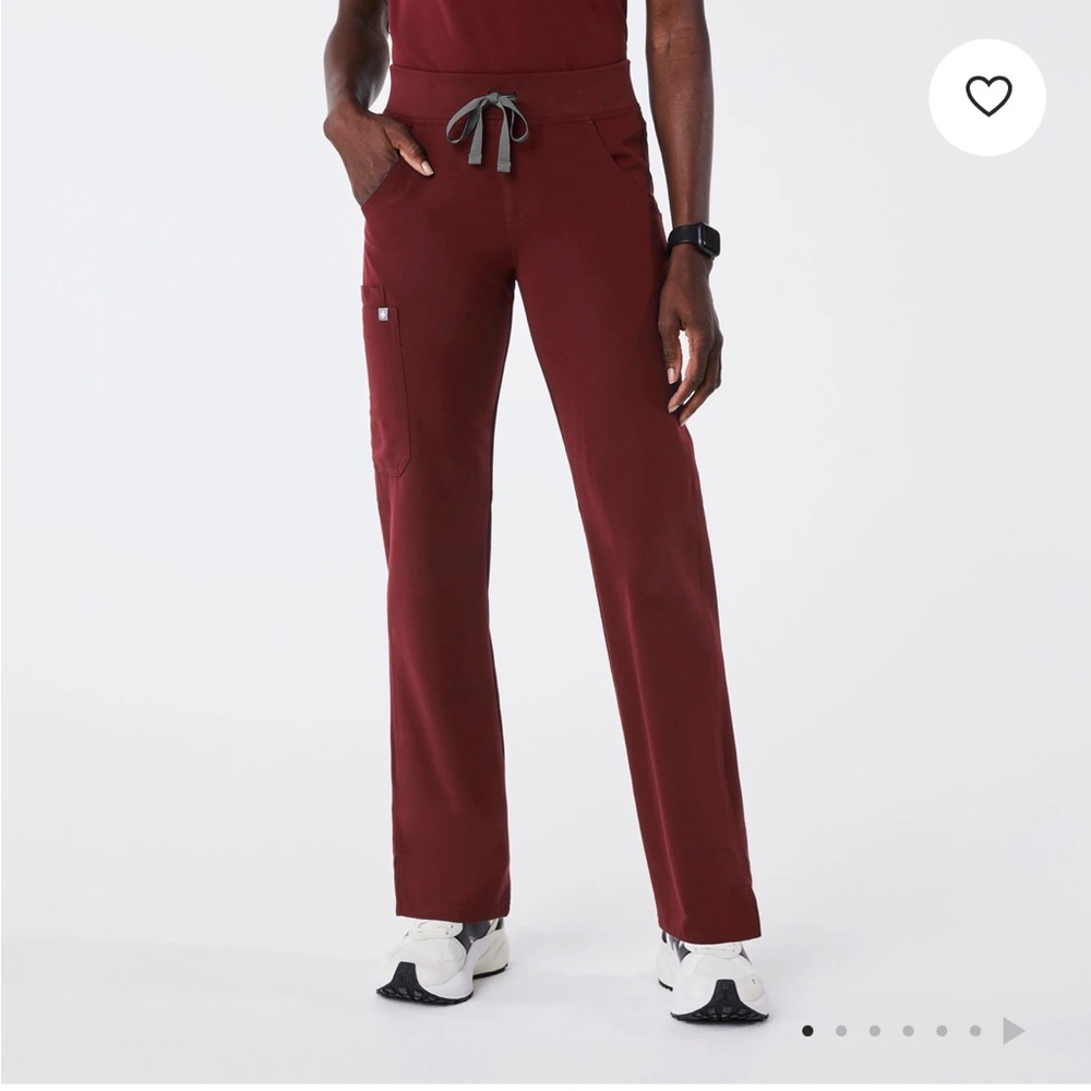 Figs Women’s Kade Cargo Scrub Pants Burgundy Size Large